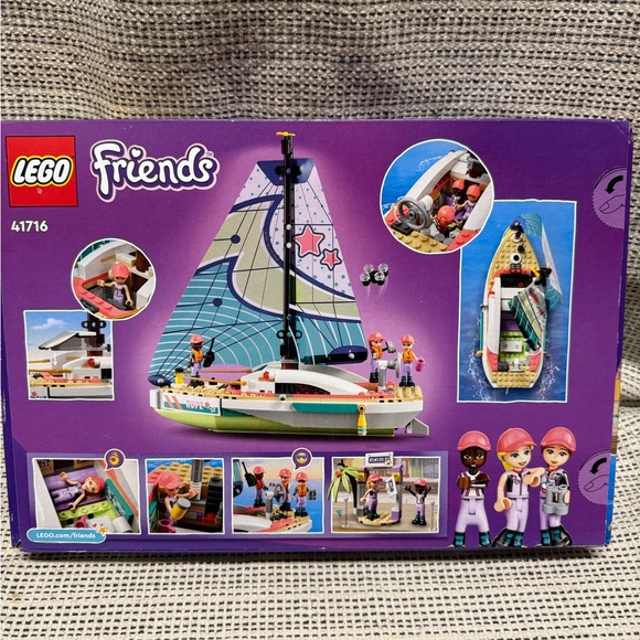 2 LEGO Friends Sets Stephanie’s Sailing Adventure 41716 Heartlake Theater 41448 - Picture 3 of 15